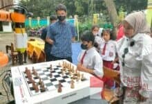 Anak Indonesia Ciptakan Robot Catur MIRA Penantang Grand Master Anak Indonesia Ciptakan Robot Catur MIRA Penantang Grand Master
